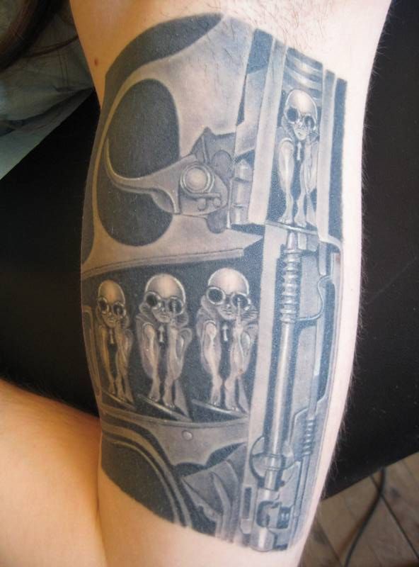 tatouage biomecanique genoux