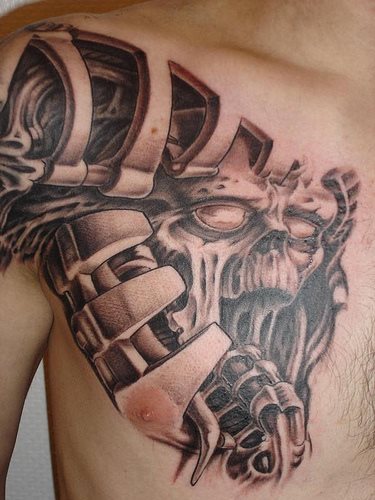 tatouage biomecanique poitrine