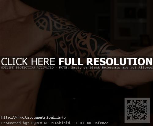tatouage bracelet biceps