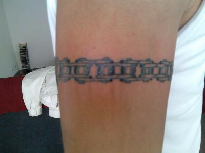 tatouage bracelet bras