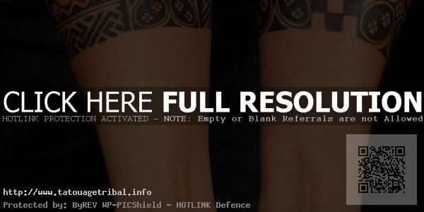 tatouage bracelet bras femme