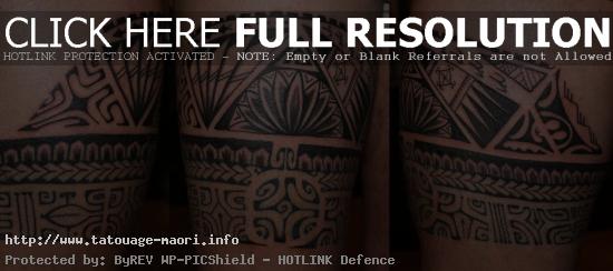 tatouage bracelet cuisse homme