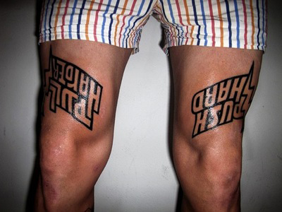 tatouage bracelet cuisse homme