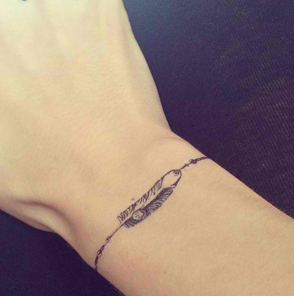 tatouage bracelet discret