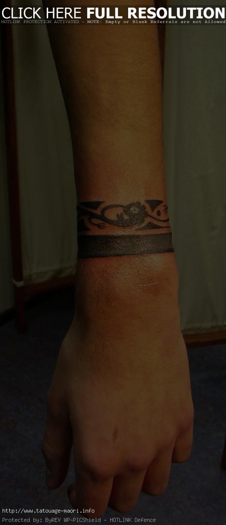 tatouage bracelet homme polynésien