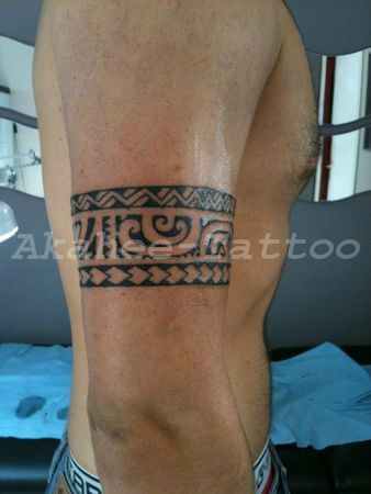 tatouage bracelet homme polynésien