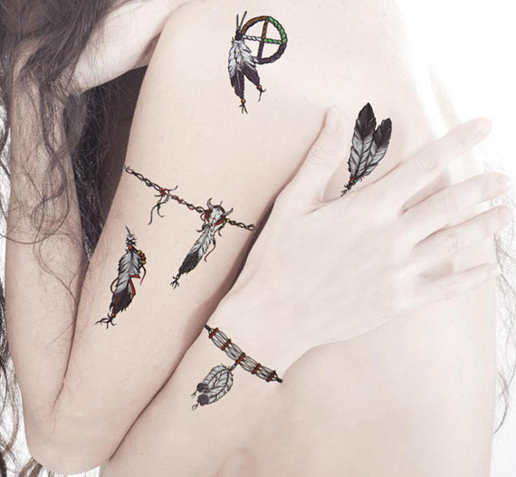 tatouage bracelet indien poignet