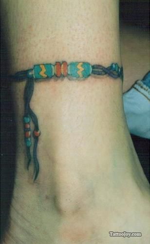 tatouage bracelet indien poignet