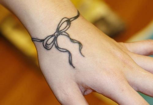tatouage bracelet poignet