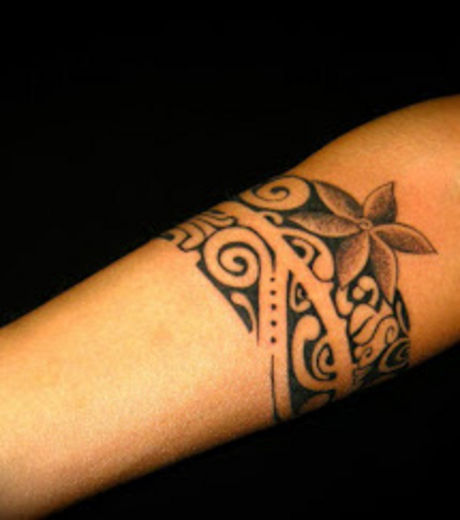 tatouage bracelet poignet homme tribal
