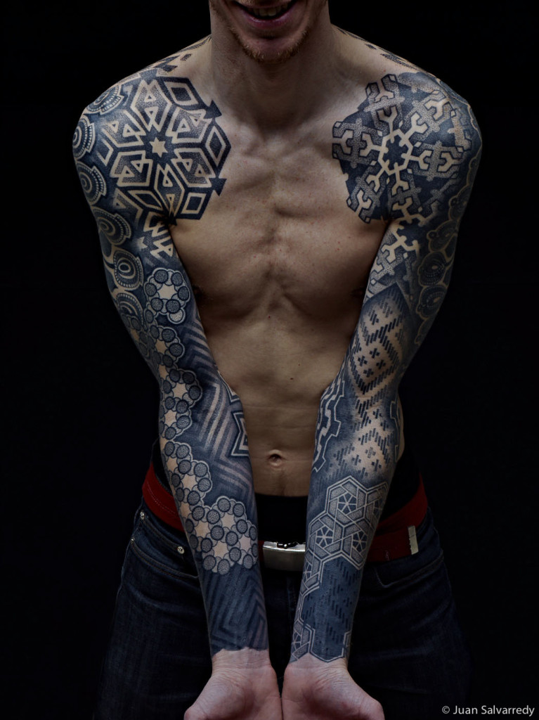 tatouage bras homme complet