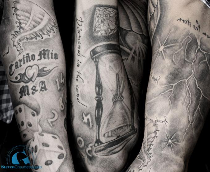 tatouage bras homme noir et blanc
