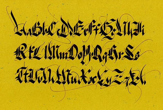 Tatouage calligraphie gothique