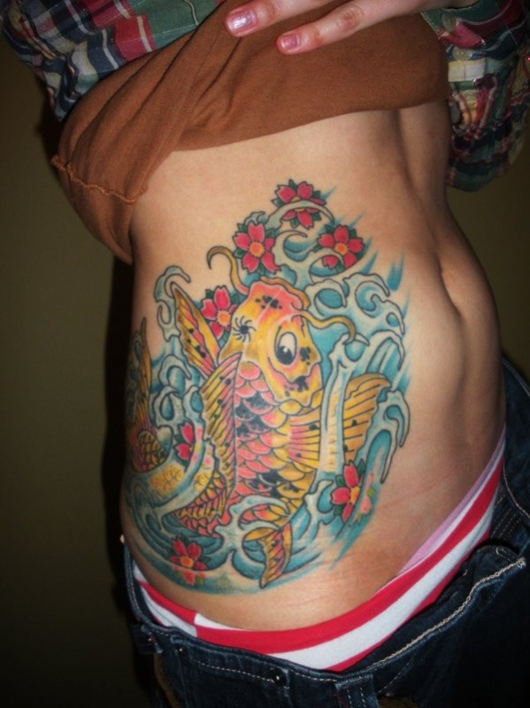 tatouage carpe koi omoplate
