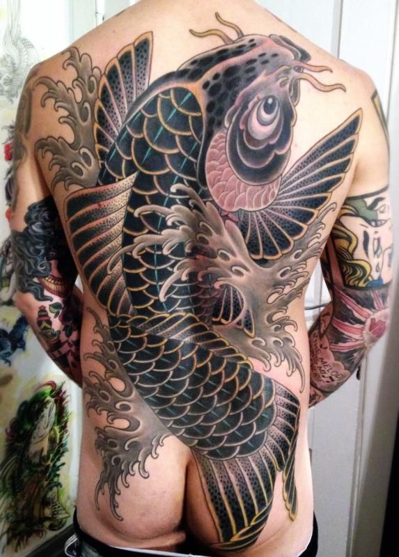 Tatouage carpe koi tribal