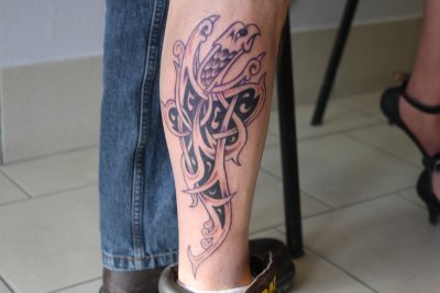 tatouage celtique sur mollet