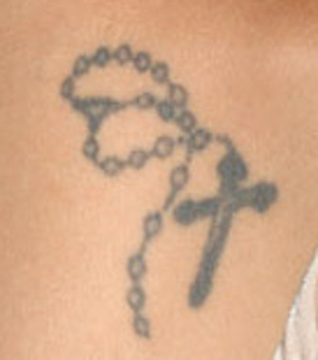 Tatouage chapelet omoplate