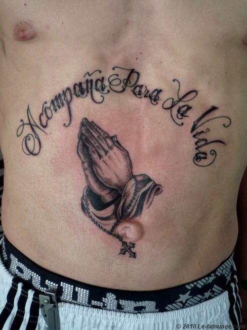 tatouage chapelet ventre