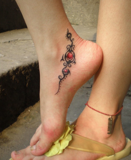 tatouage cheville bracelet femme