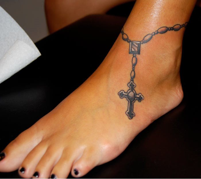 tatouage cheville chapelet