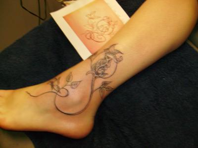 tatouage cheville femme