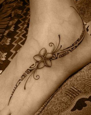 tatouage cheville femme polynésien