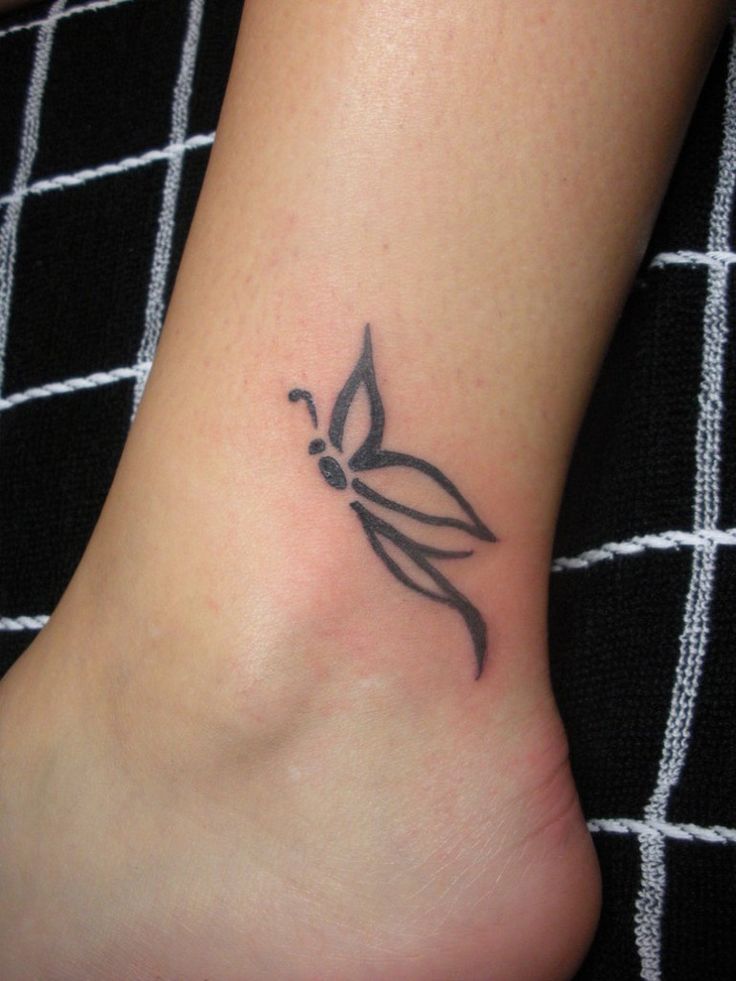 tatouage cheville homme discret