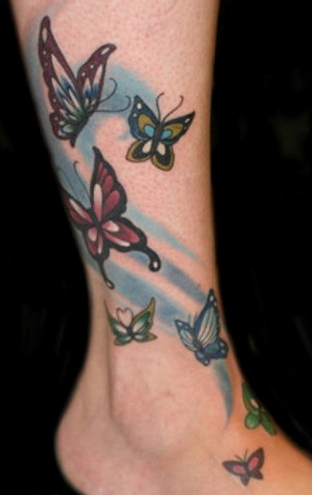 tatouage cheville papillon