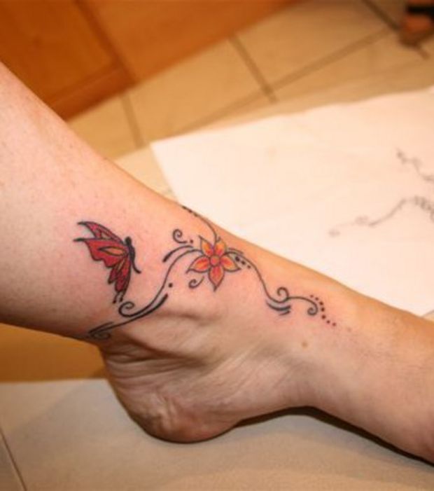 tatouage cheville papillon