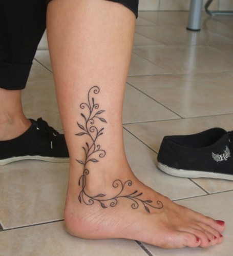 Tatouage cheville pied beaute