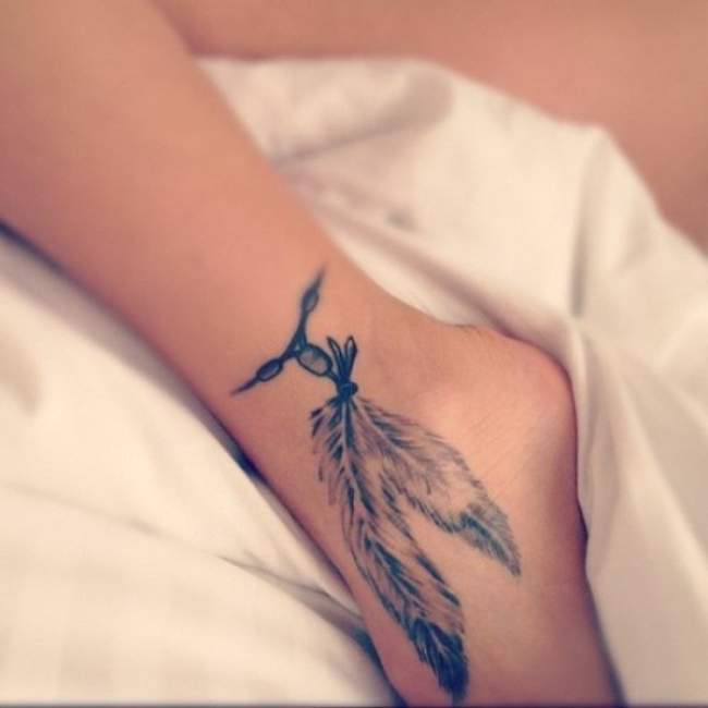 tatouage cheville pied pour femme