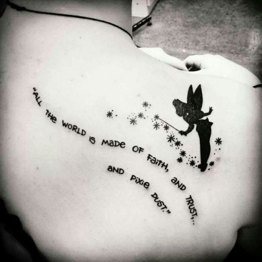 tatouage citation omoplate