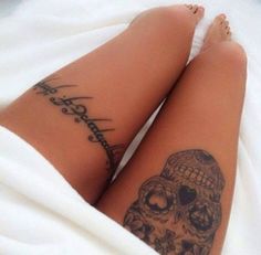 tatouage cuisse ecriture