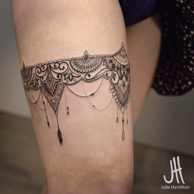tatouage cuisse femme
