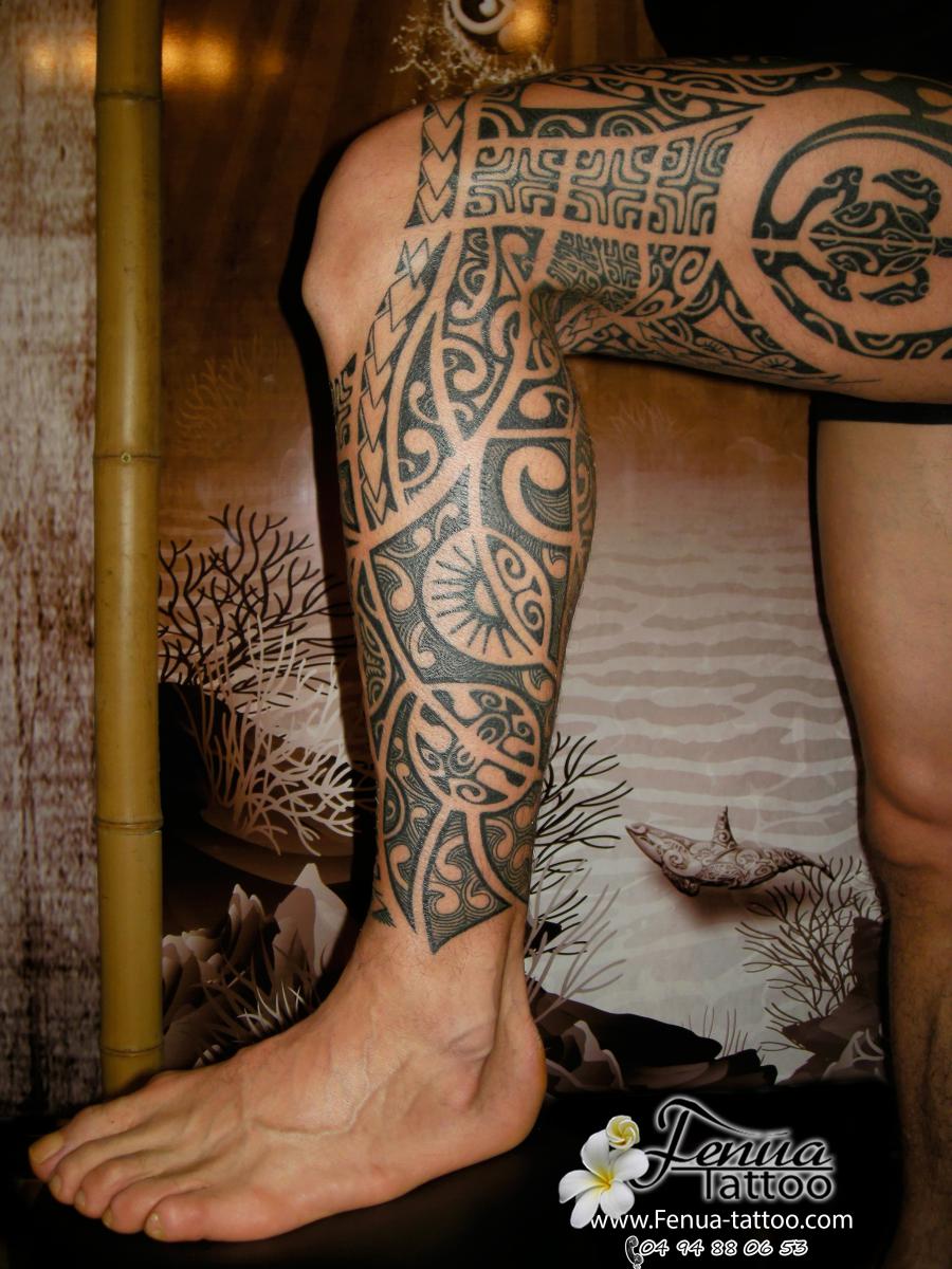 tatouage cuisse femme polynésien