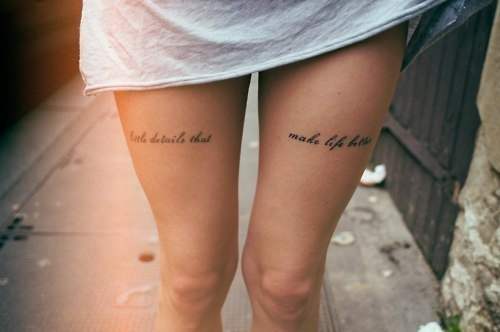 tatouage cuisse phrase