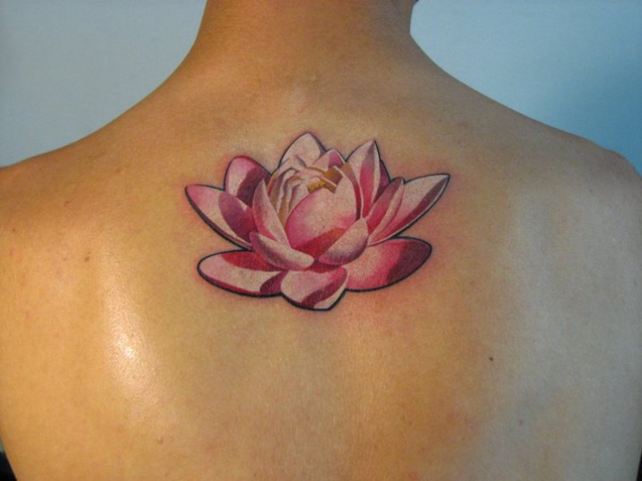 tatouage d'une fleur