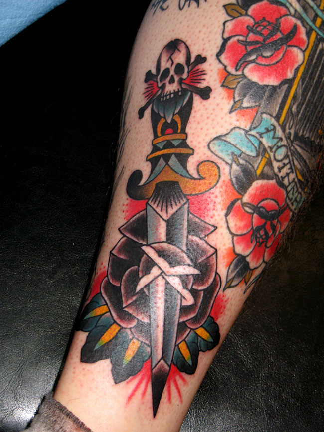 tatouage dague celtique