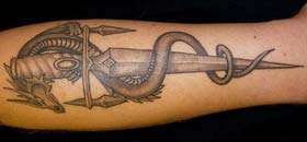 tatouage dague celtique