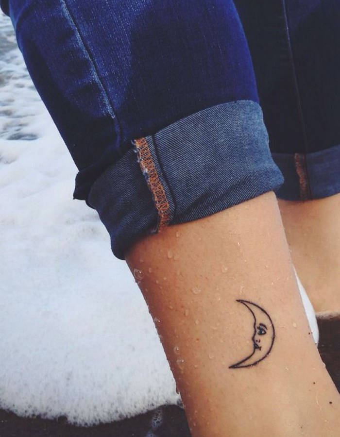 tatouage discret a la cheville