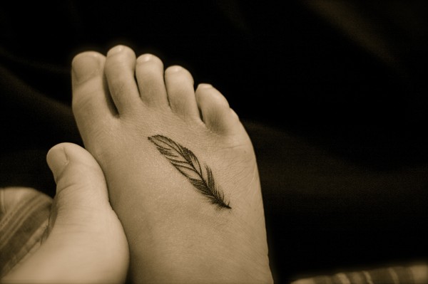 tatouage discret au pied