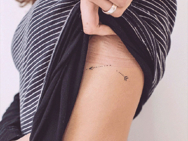 tatouage discret femme cote