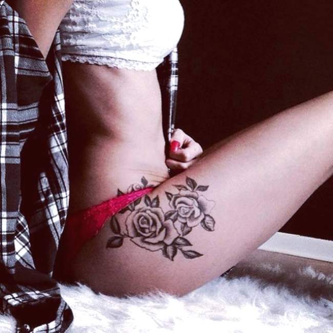 tatouage discret femme cuisse