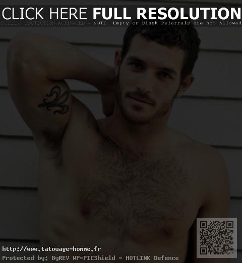 tatouage discret homme