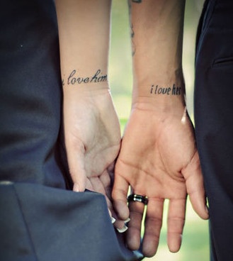 tatouage discret initial