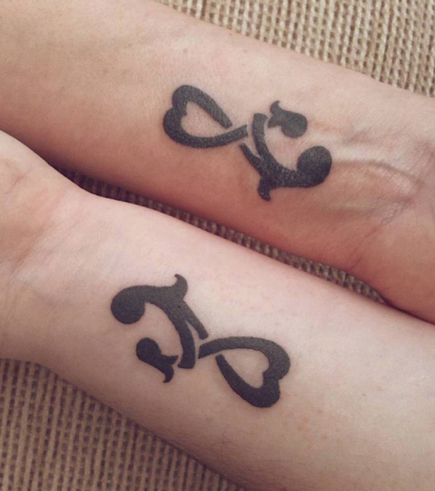 tatouage discret maman