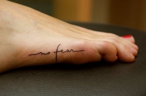 tatouage discret pied