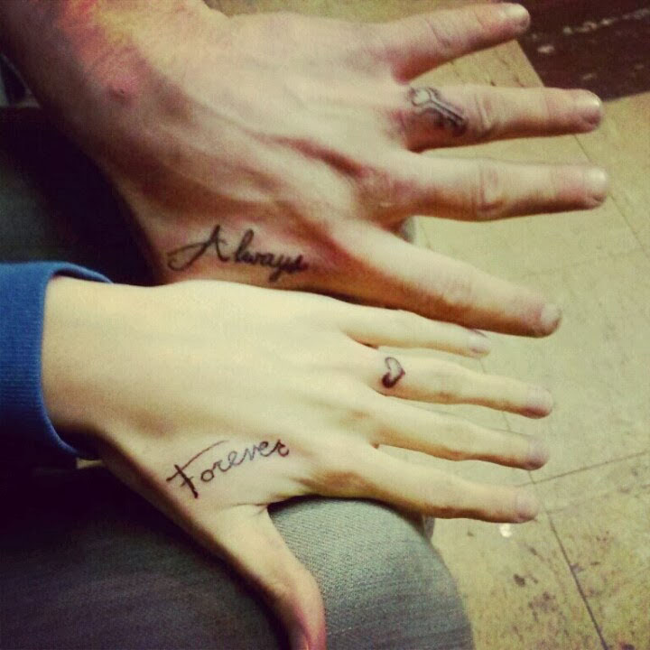tatouage discret pour couple