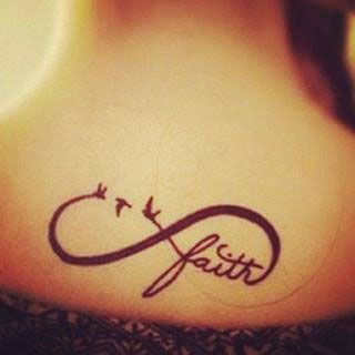 tatouage discret pour fille