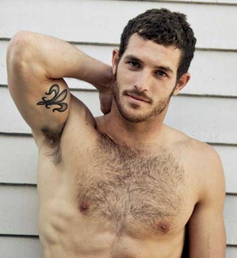 Tatouage discret pour homme